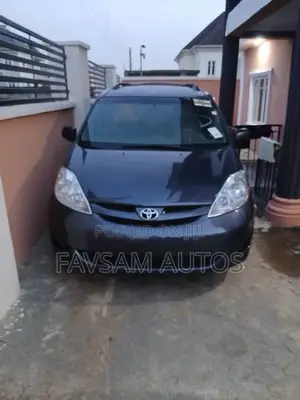 Toyota Sienna LE 2008 Gray