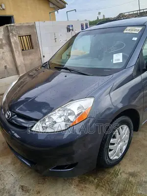 Toyota Sienna LE 2008 Gray