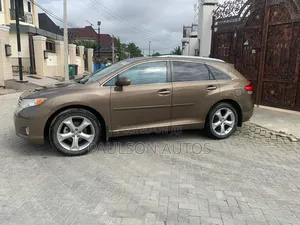 Toyota Venza XLE 2011 Brown