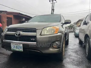 Toyota RAV4 3.5 Limited 2011 Gray
