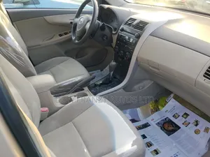 Toyota Corolla 2010 Gold