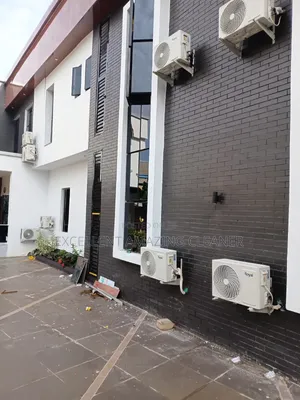 Hotel Post Construction Cleaning Service