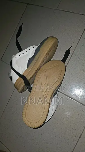 Bershka Shoe