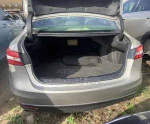 Toyota Avalon XLE 4dr Sedan (3.5L 6cyl 6A) 2015 Gold