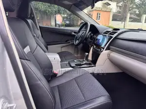 Toyota Camry SE 4dr Sedan (2.5L 4cyl 6A) 2013 Silver