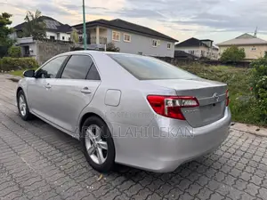 Toyota Camry SE 4dr Sedan (2.5L 4cyl 6A) 2013 Silver