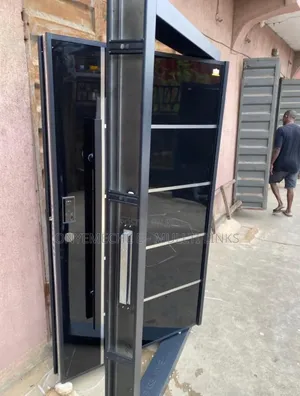 5ft Executive Pivot Entrance Door With Silver Inlays a Smart Lock