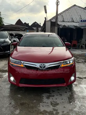 Toyota Camry XLE 4dr Sedan (2.5L 4cyl 6A) 2013 Red