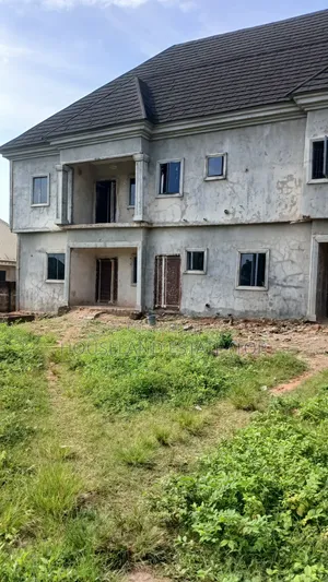 Furnished 8bdrm Bungalow in Houseland Real, Benin City for sale