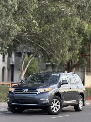 Toyota Highlander 3.5L 4WD 2013 Gray