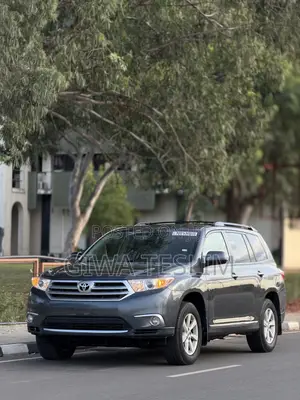 Toyota Highlander 3.5L 4WD 2013 Gray