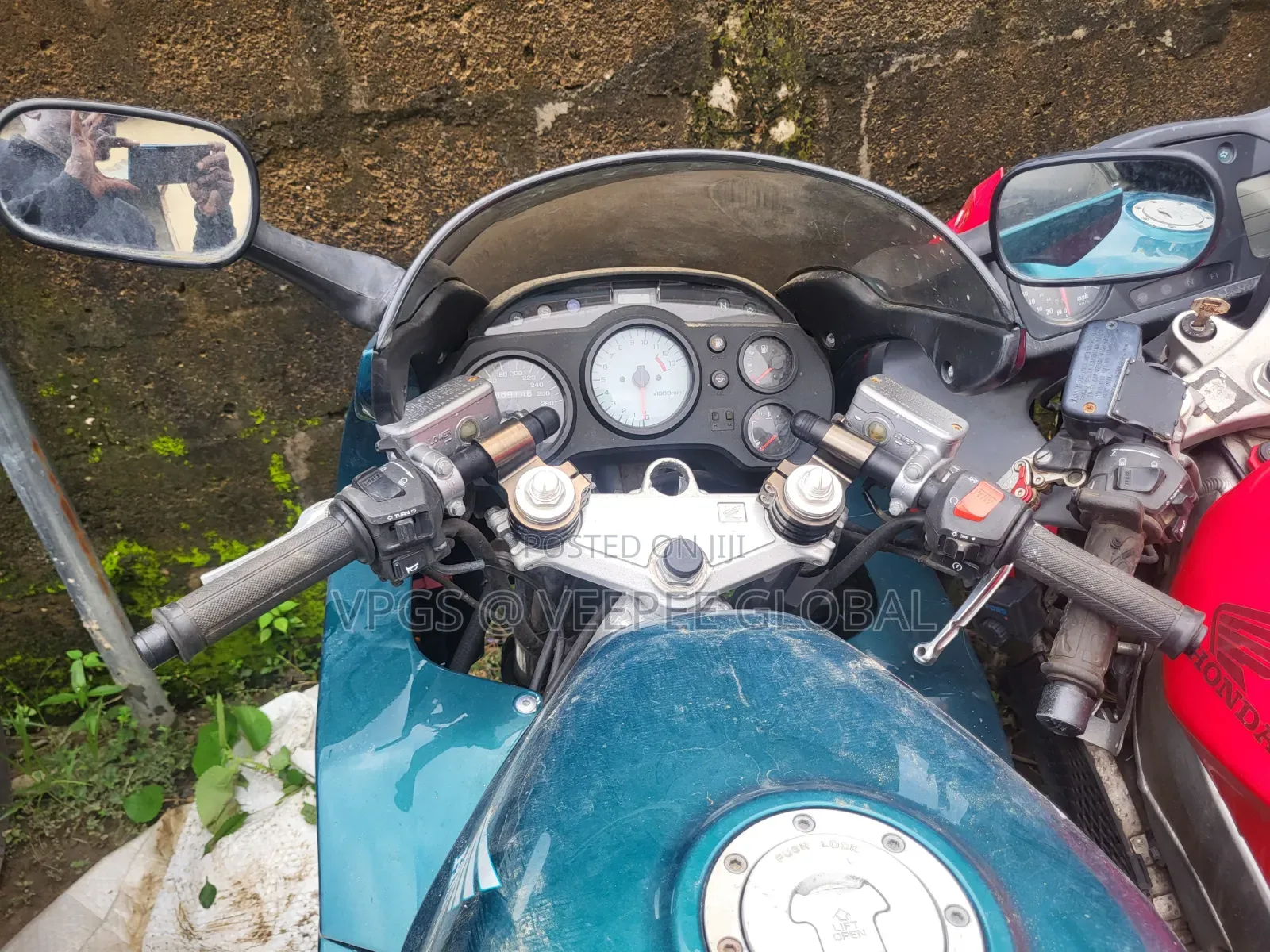 Honda VFR 700F 2010 Green