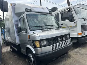 Mercedes Benz Truck 2003 Silver