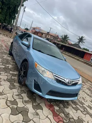 Toyota Camry LE 4dr Sedan (2.5L 4cyl 6A) 2012 Blue