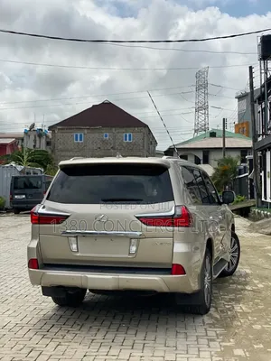 Lexus LX 2016 Gold