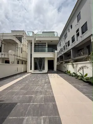5bdrm House in Belavista Estate, Lekki Phase 1 for sale