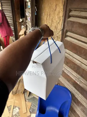 Very Neat White Corrugated Gift Box