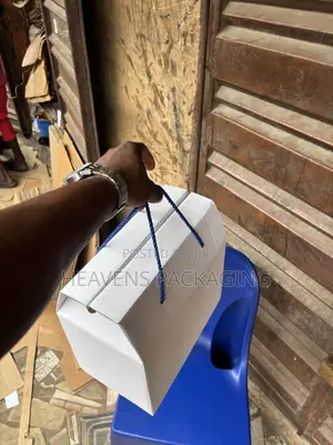 Very Neat White Corrugated Gift Box