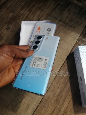 New Tecno Camon 40 Pro 4G 256 GB Blue