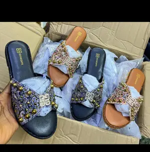 Quality Ladies Flat Slippers/Comfortable and Stylish Female Slippers