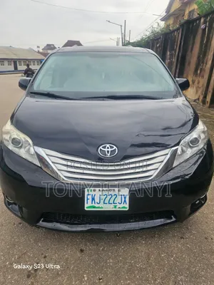 Toyota Sienna LE 7 Passenger Auto Access Seat (3.5L 6cyl 6A) 2016 Black