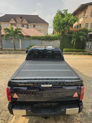 Toyota Tundra 2022 Blue