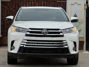 Toyota Highlander XLE V6 4x2 (3.5L 6cyl 6A) 2016 White