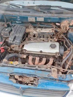Mitsubishi SpaceRunner 1997 Green