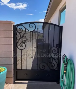 Pedestal Gate