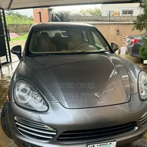 Porsche Cayenne 2011 Gray