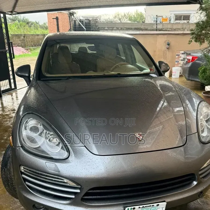 Porsche Cayenne S 2011 Gray