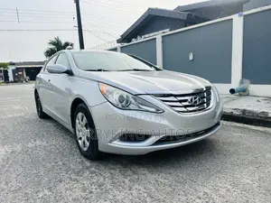 Hyundai Sonata GLS Sedan FWD (2.4L 4cyl 6A) 2013 Silver