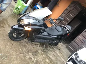 Yamaha Majesty 2017 White