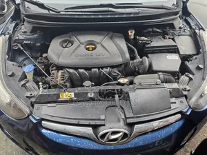 Hyundai Elantra SE 4dr Sedan (1.8L 4cyl 6A) 2014 Blue