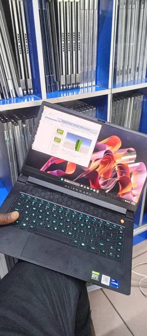 Laptop Dell Allenware M15 R5 16GB Intel Core i7 SSD 1T