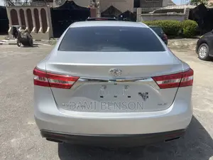 Toyota Avalon XLE 4dr Sedan (3.5L 6cyl 6A) 2014 Silver