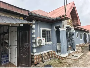 6bdrm Bungalow in Osubi Estate, Okpe for sale