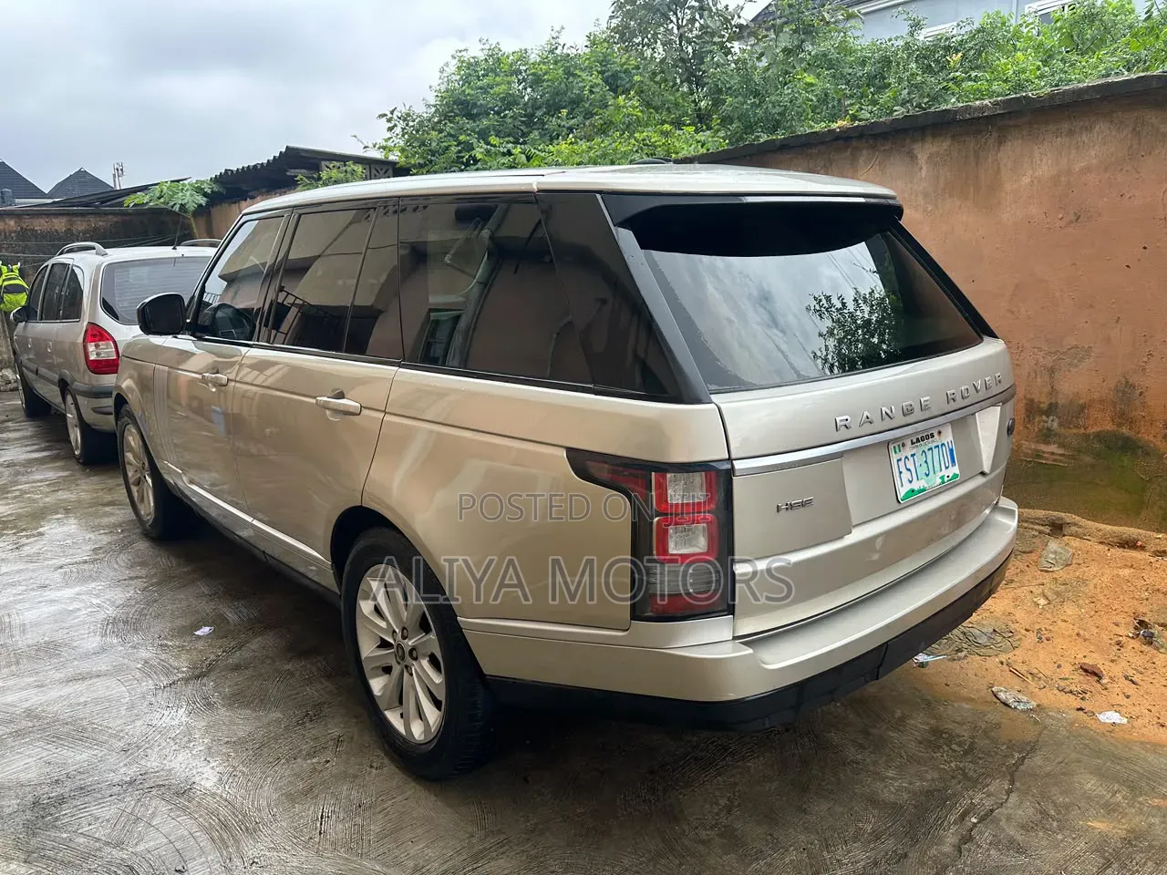 Land Rover Range Rover 2014 Gold