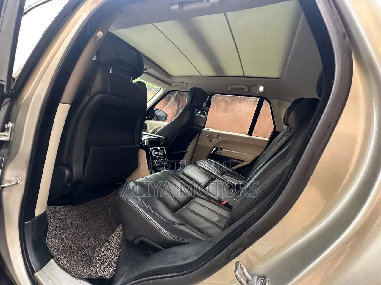 Land Rover Range Rover 2014 Gold