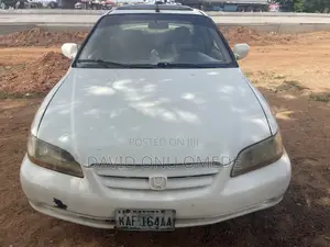 Honda Accord 2001 White