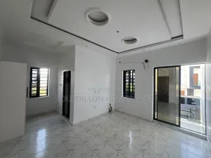 3bdrm Duplex in Orchid Road Lekki for rent