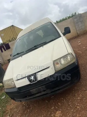 Peugeot Expert 2008 White