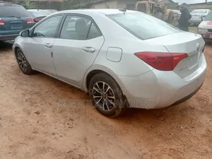Toyota Corolla 2017 Silver