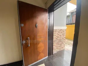 2bdrm Apartment in Lekki Phase 1 for rent