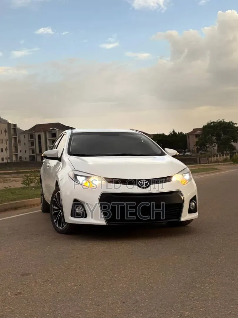 Toyota Corolla 2015 White