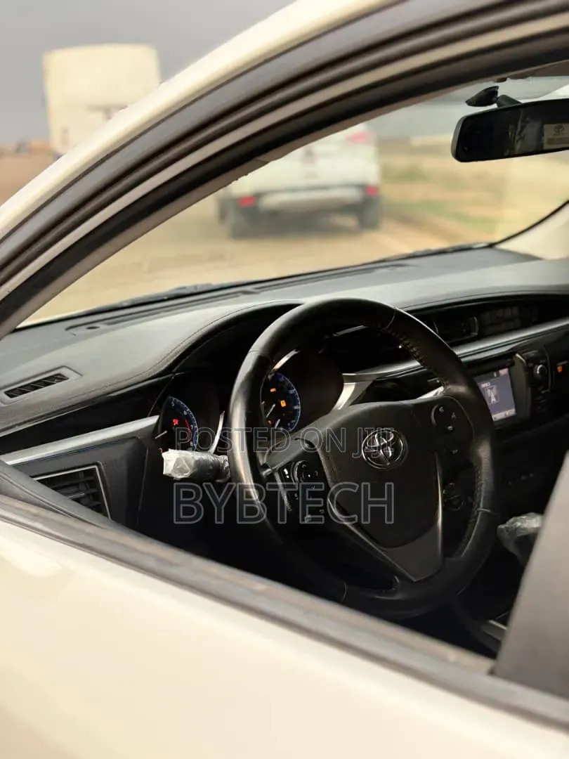 Toyota Corolla 2015 White