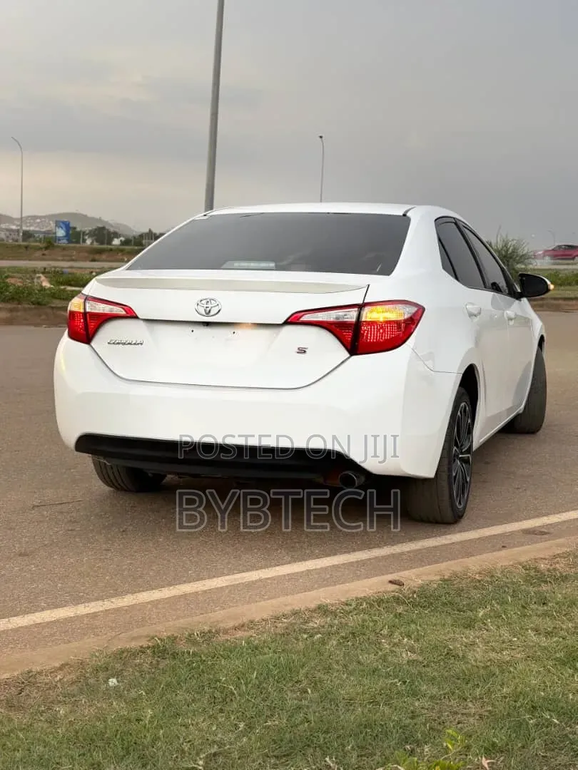 Toyota Corolla 2015 White