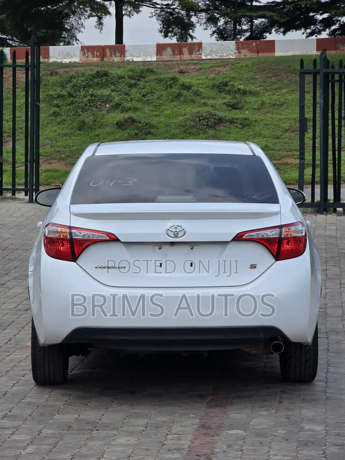 Toyota Corolla 2015 White