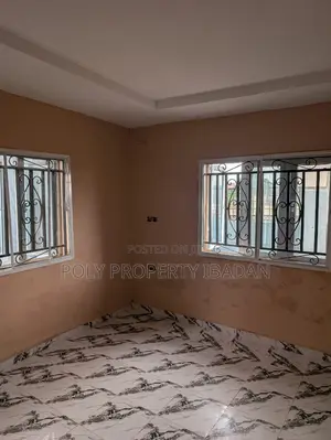 3bdrm Bungalow in Idigbaro, Ologuneru for rent