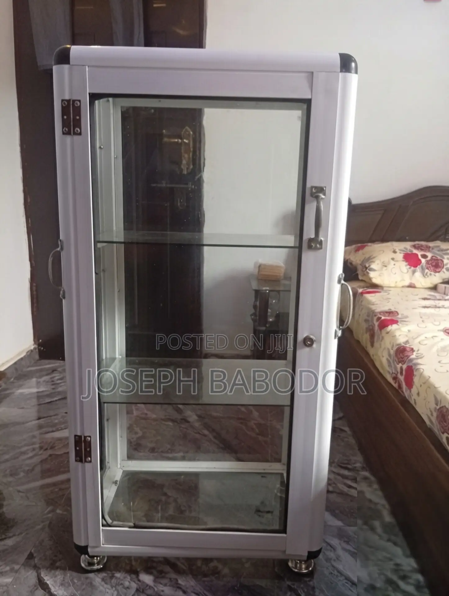 Show Glass